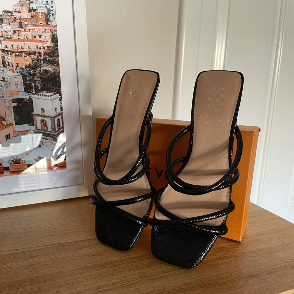 THERAPY ‘Minaj’ Strappy Heels, Brand New, Size AU 7 - Picture 4 of 6
